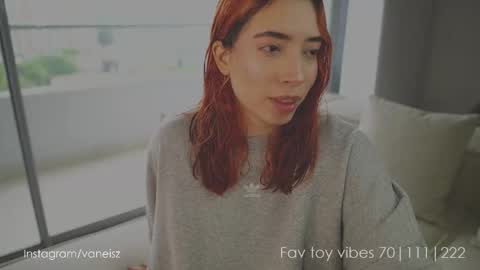 Snapshot of dearnina chatting on September 30, 2025, 2:33 pm NINA   30OFF online show from September 30, 2025, 2:33 pm