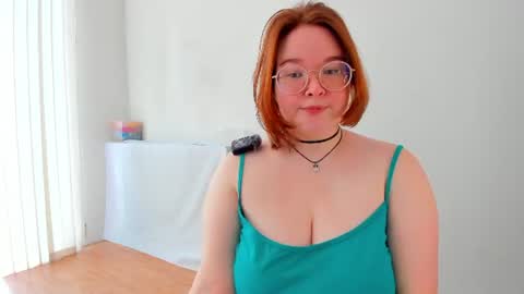 DeboraDebbieDee online show from June 14, 2026, 5:09 am
