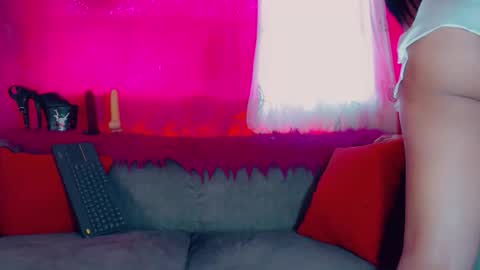 deboragill online show from April 13, 2026, 7:41 pm