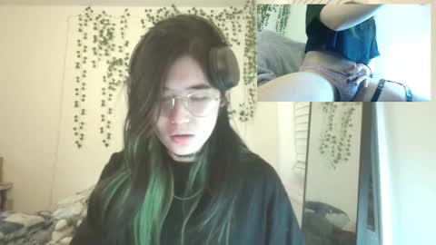 deciduousdoll online show from January 17, 2026, 5:23 am