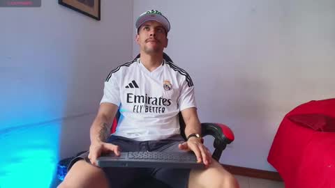 Snapshot of deconrios chatting on February 4, 2026, 6:03 pm Santiago online show from February 4, 2026, 6:03 pm