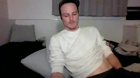 Dee4dayz online show from April 1, 2026, 12:55 am