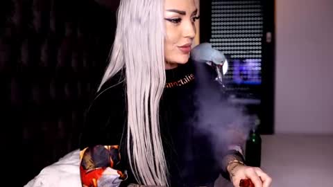   Tikhomirov old usersname    Instagram- tikhomirovandreea17 Twitter DeeaOfficial17  online show from January 19, 2025, 9:33 am