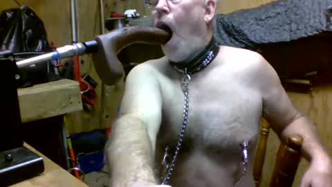 Snapshot of deepthroat227 chatting on December 23, 2024, 10:33 pm Deepthroat My Big Dildos online show from December 23, 2024, 10:33 pm