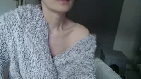 KamiDevi online show from October 27, 2025, 2:43 pm