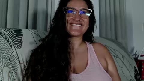 Snapshot of deesseluxure_ chatting on April 15, 2026, 5:14 am Andre online show from April 15, 2026, 5:14 am