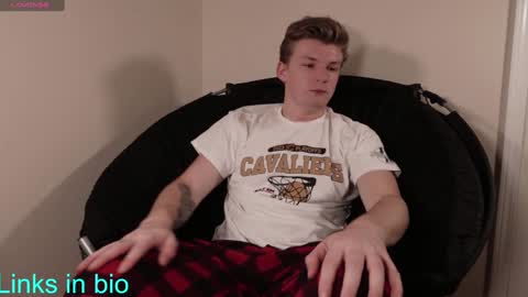 Snapshot of deeyungguy chatting on December 17, 2024, 9:28 am more content and goodies online show from December 17, 2024, 9:28 am