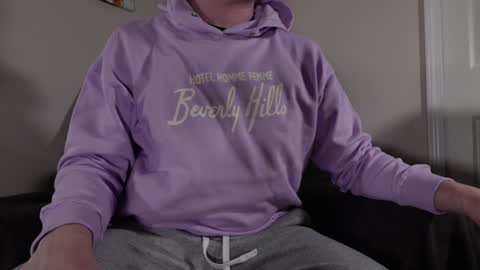 Snapshot of deeyungguy chatting on January 6, 2025, 7:35 pm more content and goodies online show from January 6, 2025, 7:35 pm