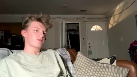 Snapshot of deeyungguy chatting on January 10, 2025, 5:56 pm more content and goodies online show from January 10, 2025, 5:56 pm