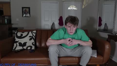 Snapshot of deeyungguy chatting on January 31, 2025, 6:14 pm more content and goodies online show from January 31, 2025, 6:14 pm