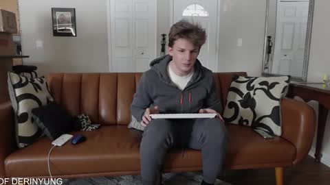 Snapshot of deeyungguy chatting on February 10, 2025, 6:13 pm more content and goodies online show from February 10, 2025, 6:13 pm