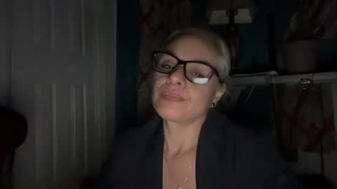 Tori online show from May 8, 2026, 4:51 am
