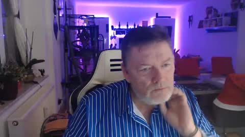 deinprinz2312 online show from December 23, 2024, 5:28 am