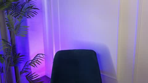 Snapshot of deiri_destiny chatting on December 5, 2024, 6:21 am sexy bimbo little kitty asian misstress quen princes sexy girl you can just call me pleasure online show from December 5, 2024, 6:21 am