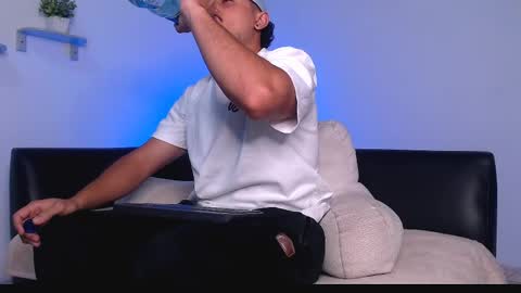  DEIVY  online show from March 30, 2026, 11:39 pm