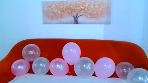 deliciaalove online show from October 13, 2025, 6:08 pm