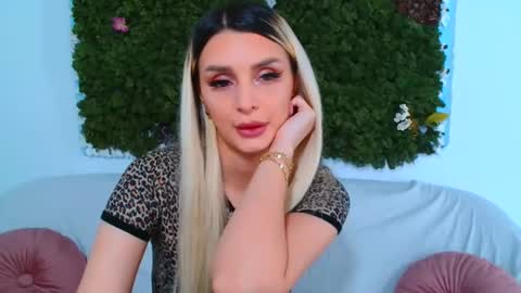 Snapshot of deliciaalove chatting on December 2, 2025, 7:20 pm deliciaalove online show from December 2, 2025, 7:20 pm