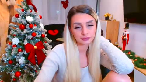 Snapshot of deliciaalove chatting on December 21, 2025, 8:27 pm deliciaalove online show from December 21, 2025, 8:27 pm