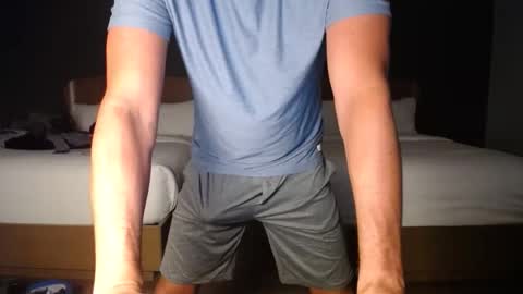 delicioso4u online show from October 31, 2025, 3:07 am