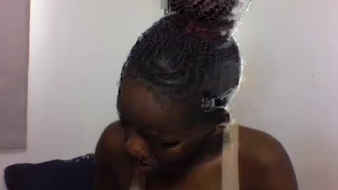 Snapshot of deliciousbabe01 chatting on June 24, 2026, 4:44 am EVAH online show from June 24, 2026, 4:44 am