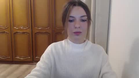 Aurora online show from November 13, 2025, 6:45 am