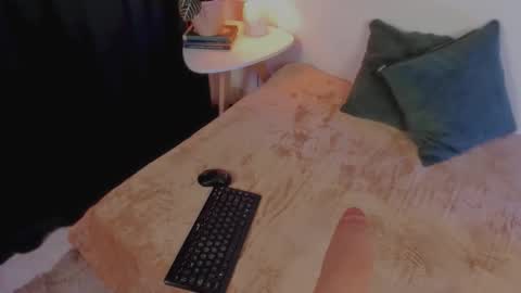 Snapshot of delilaah chatting on February 4, 2026, 5:24 am Delilah online show from February 4, 2026, 5:24 am