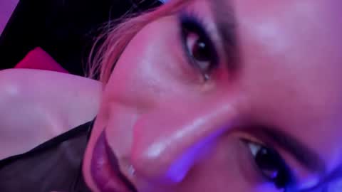 della online show from October 30, 2025, 8:42 pm