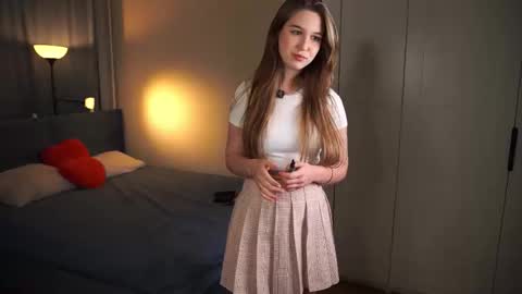 Snapshot of delindaclavey chatting on November 19, 2025, 7:47 pm Linda online show from November 19, 2025, 7:47 pm