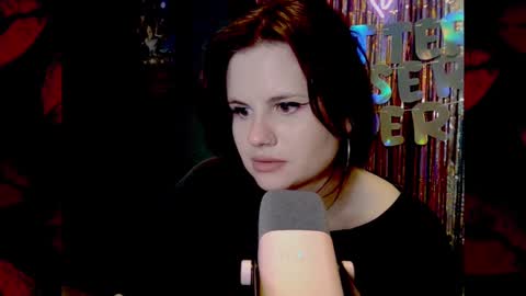 dellacrush_ online show from February 13, 2025, 8:45 pm