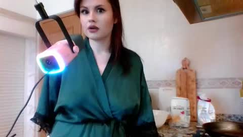 dellacrush_ online show from February 27, 2025, 10:26 am