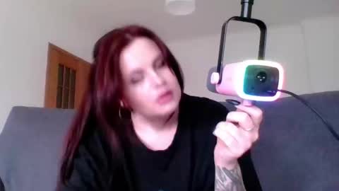 dellacrush_ online show from February 28, 2025, 11:03 am