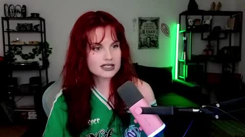 dellacrush_ online show from May 26, 2026, 6:37 pm