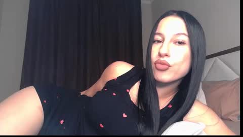 Snapshot of delly_love chatting on September 19, 2025, 6:30 pm delly_love online show from September 19, 2025, 6:30 pm