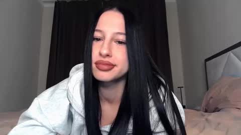 Snapshot of delly_love chatting on October 5, 2025, 8:51 pm delly_love online show from October 5, 2025, 8:51 pm