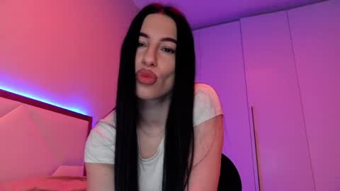 delly_love online show from April 9, 2026, 7:30 pm