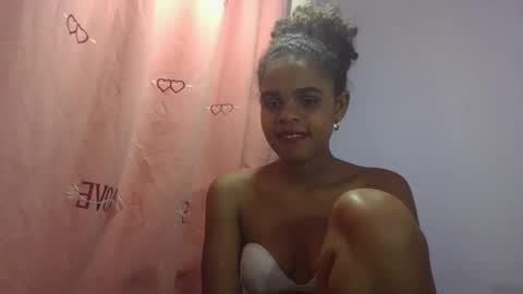 Snapshot of delphineee chatting on April 8, 2026, 5:29 am delphine online show from April 8, 2026, 5:29 am