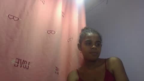 Snapshot of delphineee chatting on April 15, 2026, 8:21 am delphine online show from April 15, 2026, 8:21 am