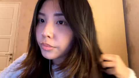 Snapshot of demetriadelapuente chatting on April 16, 2026, 8:37 am Hannah online show from April 16, 2026, 8:37 am