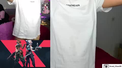 Snapshot of demi_chan chatting on October 30, 2025, 9:22 am demiii online show from October 30, 2025, 9:22 am