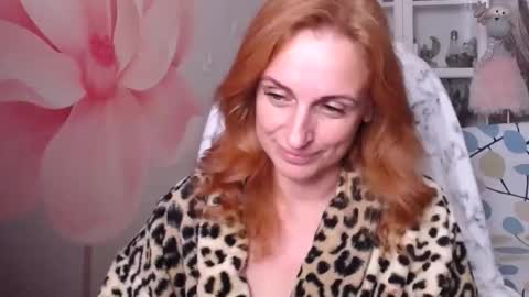 denhiey online show from October 10, 2025, 5:23 pm