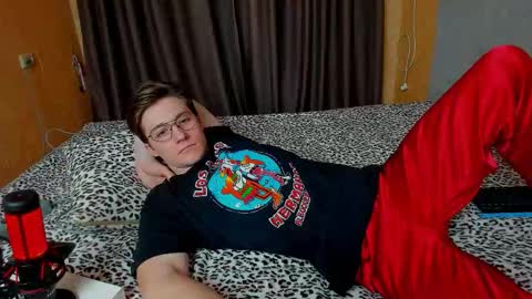 Snapshot of deni_boy99 chatting on February 9, 2026, 6:34 pm Deni online show from February 9, 2026, 6:34 pm