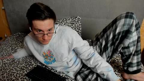 Snapshot of deni_boy99 chatting on March 31, 2026, 7:14 pm Deni online show from March 31, 2026, 7:14 pm