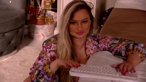 Snapshot of denisseperry chatting on April 17, 2026, 9:51 pm Ela online show from April 17, 2026, 9:51 pm