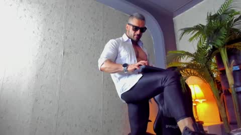 dennis_cox_ online show from January 28, 2025, 3:35 pm