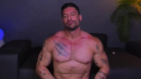 dennis_cox_ online show from November 22, 2025, 2:49 pm