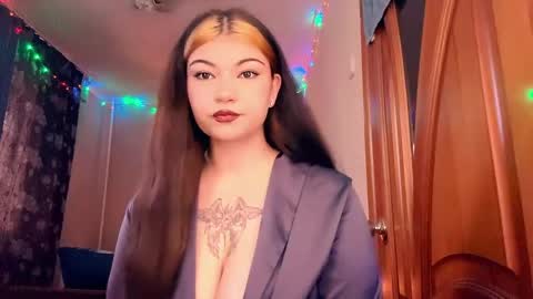 Snapshot of dennyrokisky chatting on May 19, 2026, 1:39 pm Leila online show from May 19, 2026, 1:39 pm