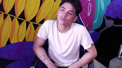 Snapshot of denverr___ chatting on November 24, 2025, 12:49 pm Denverr online show from November 24, 2025, 12:49 pm