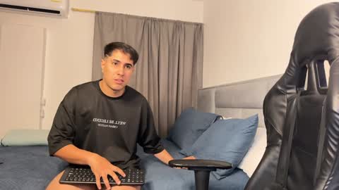 Dereck online show from December 6, 2024, 10:30 pm