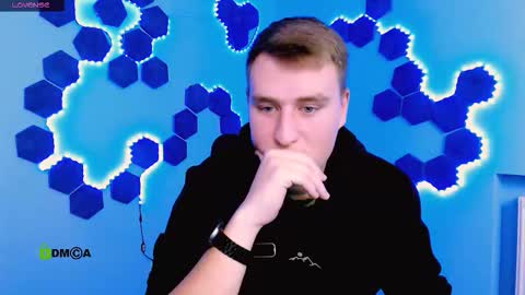 derek_hawk_ online show from December 3, 2025, 9:51 am