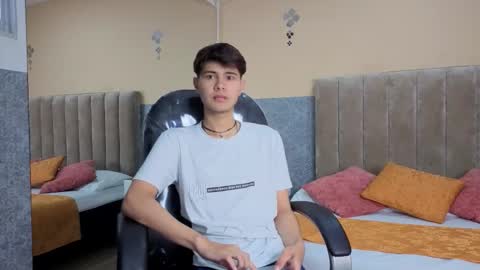 Snapshot of derek_sinn chatting on February 8, 2026, 1:36 pm derek_sinn online show from February 8, 2026, 1:36 pm